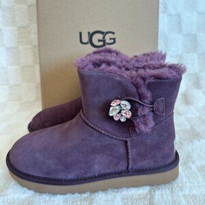 NIB! Ugg Women's Mini Bailey Button Gem In Purple Suede Sheepskin Boots Size US7